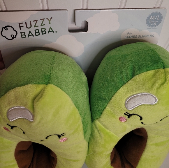 Fuzzy Babba Smiling Avocado Slippers for Women NWT Size M (7/8) - Picture 2 of 5